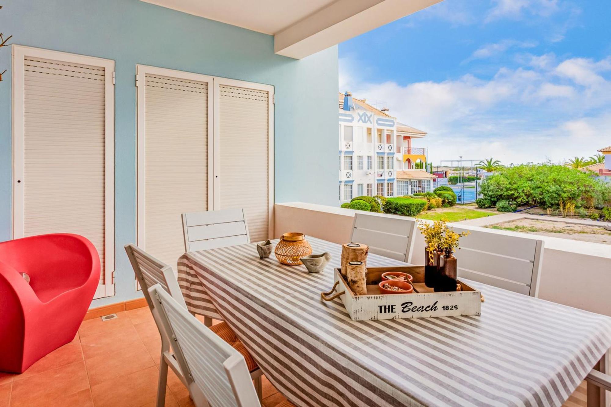 Appartement Golden 1 Bdr Flat W/ Balcony & Pool By Lovelystay *